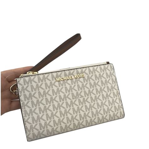 michael kors signature logo wallet vanilla|Michael Kors signature wallet vanilla.